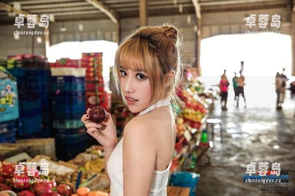 AISS爱丝(钻石版) - 图片不止于美，索菲码头穿行中的意外尴尬瞬间-卓蓉岛