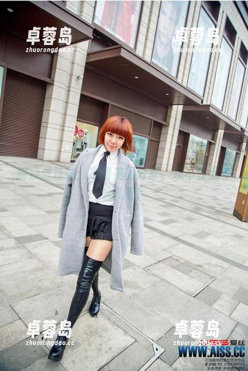 丽莎爱丝袜：高清美图分享，忍不住想多看几眼！-卓蓉岛