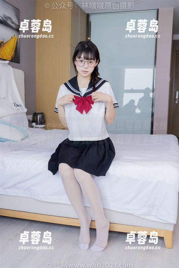 BoBoSocks袜啵啵 - 小甜豆写真集上线，吊带肉丝的魅力在叫你，赶紧来下载！-卓蓉岛