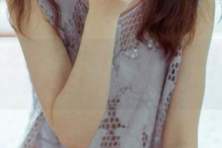 GIRLT果团网 - 女仆未满：何嘉颖带来的高清图包，肆意诱惑你