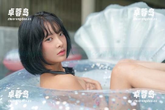看到Hyoyeon(김효연)女神的原图cos才知道什么叫真实的美-卓蓉岛