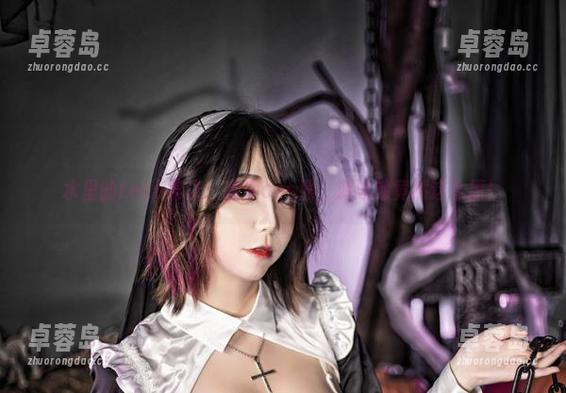 水里的Leah梓未:高清cos照,游泳池竟然这么撩!-卓蓉岛 水里的Leah梓未:高清cos照,游泳池竟然这么撩!-卓蓉岛