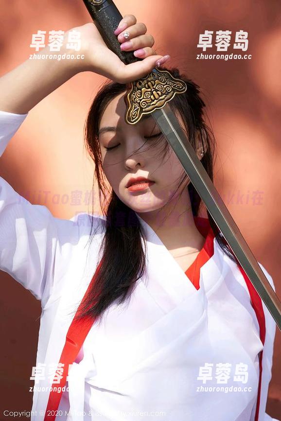 MiiTao蜜桃社 - 灰丝的舞蹈：Sukki在原图与套图中轻盈游走-卓蓉岛