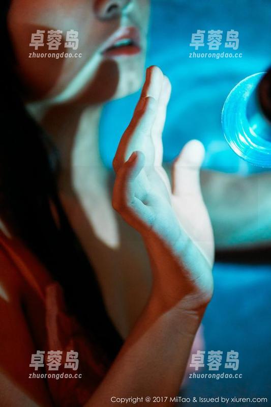 MiiTao蜜桃社 - 看!陌子Mandy最新毛衣套图,犹如冬季仙女降场,真是让人心动的瞬间。-卓蓉岛 MiiTao蜜桃社 - 看!陌子Mandy最新毛衣套图,犹如冬季仙女降场,真是让人心动的瞬间。-卓蓉岛