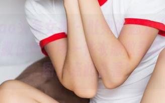 TouTiao头条女神 - 肚兜的魅力大揭秘！申美嫣教你如何用一件衣服收获无限关注，图片点此查看！