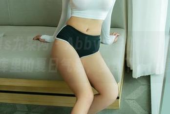 UGirls尤果网 - Abby金金的泳衣时光：图库里的夏日气息，免费下载慢慢看