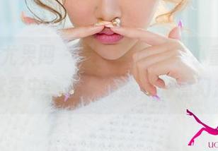 UGirls尤果网 - 最新写真，芊小童在户外的迷雾中：有点朦胧，有点幻想。