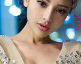 UGirls尤果网 - 郝晴Grace黑色系列：图集更新，绝对让你黑化又心动！