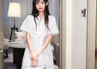 Xiuren秀人网 - 奈汐酱nice以灰丝轻舞，穿越无圣光的境界，图片里仿佛能听见她的呼吸！
