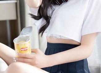 Xiuren秀人网 - 短裤穿出小茉莉jasmine的活力：一组写真套图让人忍不住想多看几眼