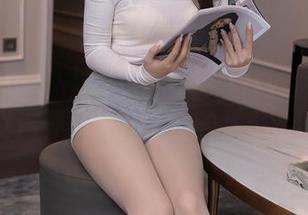 Xiuren秀人网 - 原来月夕Lily的学妹照片是这种风格，免费的，美滋滋！