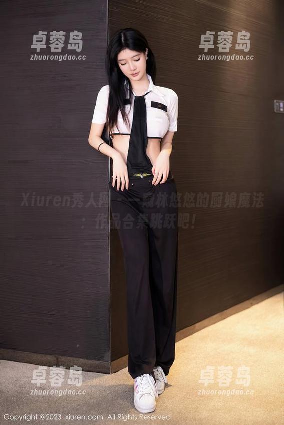 Xiuren秀人网 - 一窥林悠悠的厨娘魔法：作品合集跳跃吧！-卓蓉岛