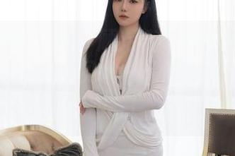 Xiuren秀人网 - 顾乔楠黑短裙白衬衫秘书，高清图包，见识一下什么叫“魅力无限”！