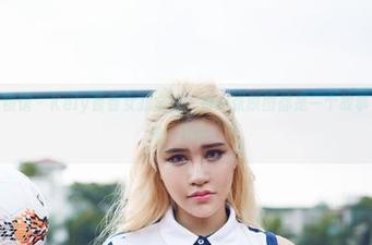 YouWu尤物馆 - Kely香香女孩全集：每一张原图都是一个故事，情绪像阳光一样暖！