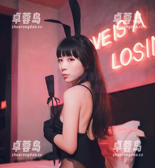 usejan蓝蓝的网袜迷情合集——图册里隐秘的真相，冻住了我的心！-卓蓉岛