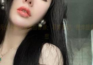 微密圈 - 天台上的不爱笑的赛琳：写真变幻，图库暗藏的美丽秘密