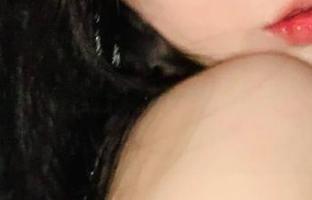 微密圈 - 红色内衣，不爱笑的赛琳的图包激情四溢，绝对值得下载，你还在等什么？