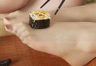 丽柜 - 当钟晴遇上在线：女友图集里的若隐若现