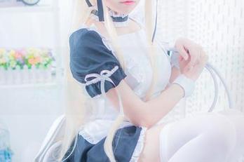 泳装写真怎么能少了二佐Nisa的碧蓝航线，来看看让巴尔的性感姿态！
