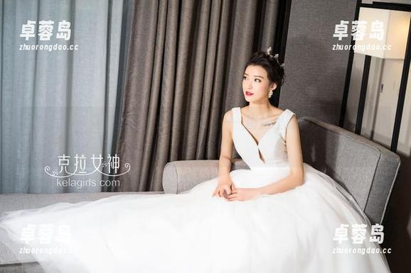 克拉女神 - 依娜丝的千变制服合集——图片里藏着你没发现的风格变化!-卓蓉岛 克拉女神 - 依娜丝的千变制服合集——图片里藏着你没发现的风格变化!-卓蓉岛