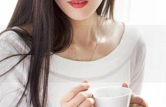 克拉女神 - 盈盈的套装图集：时尚与幽默的碰撞，轻松到竟想多看几遍。