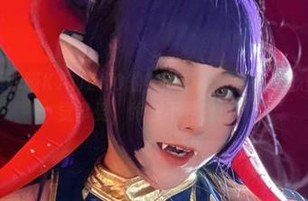 这才是咔喵KANEKO的美腿资源：捧在手心里的视觉享受，绝对不要错过！
