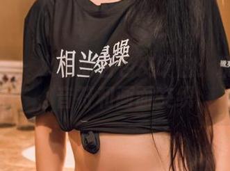 头条女神 - 火儿的白色交响曲：精选图集，音符和画面交织