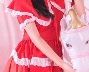 头条女神 - 阿依努尔瓦娅的夏天写真，套图温度直逼40°C——绝对值！