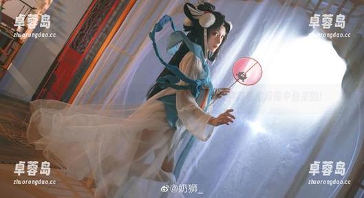 奶狮不咬人的梦幻套装合集：这搭配简直是从女神降临的间隙中偷来的！-卓蓉岛