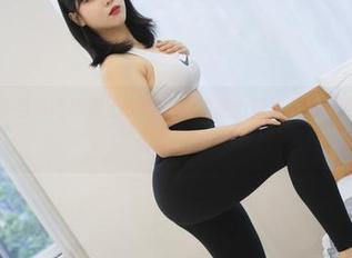 最新图集：当宋哈娜遇上灰色，她的魅力像黑夜里的星星，闪闪发光！