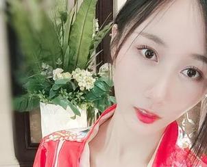 微密圈 - 小玉吃果冻旅拍图包：那些风景好美好美，但她身上的那件衣服真的好抢镜！
