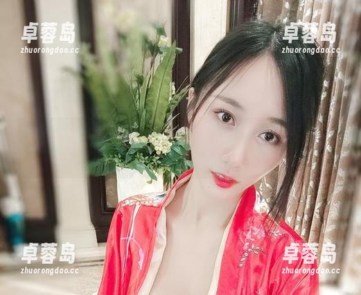 微密圈 - 小玉吃果冻旅拍图包：那些风景好美好美，但她身上的那件衣服真的好抢镜！-卓蓉岛
