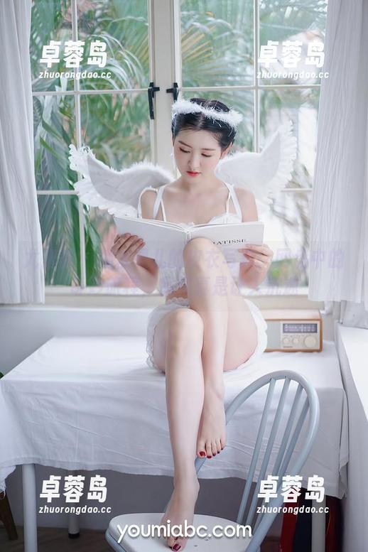 尤蜜荟 - 娜依灵儿的皮衣写真：网盘中的奇妙旅程，风格真是让人沉迷-卓蓉岛