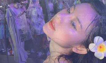 微密圈 - 当就是阿朱啊遇上天使：我不知道为什么，整个作品都透着一丝神秘的温柔。