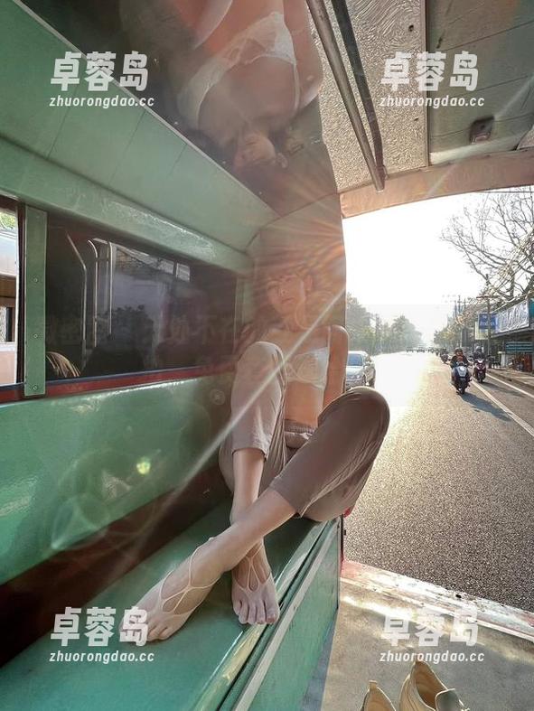 微密圈 - 无处不在的就是阿朱啊：居家随拍，免费套图送给你！-卓蓉岛