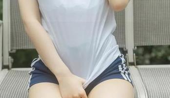 小心！幼水铃衣的肉丝写真资源，可能戳中你的心。
