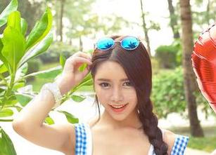 推女神 - 美图走一波：Luvian本能的长腿仿佛能跨越整个宇宙！