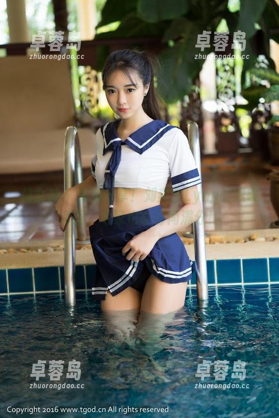 推女神 - 免费分享！刘奕宁Lynn的眼镜套图，宅家也能时尚满分！-卓蓉岛