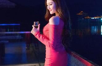 推女神 - 萌琪琪Lrene的图集修女篇：僧袍下的奇妙世界精选