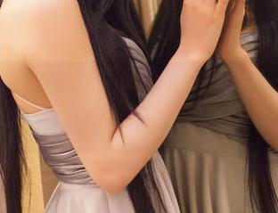 推女神 - 赵伊彤校服写真：透着青春气息的原图，下载一波！
