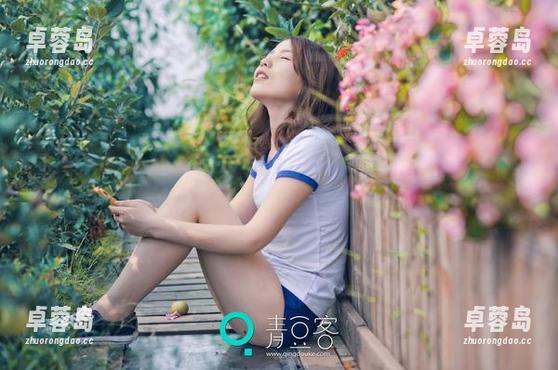推女神 - 黄歆苑chobits白裙在线合集,有时裙子比我还调皮!-卓蓉岛 推女神 - 黄歆苑chobits白裙在线合集,有时裙子比我还调皮!-卓蓉岛