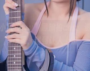 “无颜小天使wy”黑旗袍cos：资源就像糖果，甜到让人上瘾