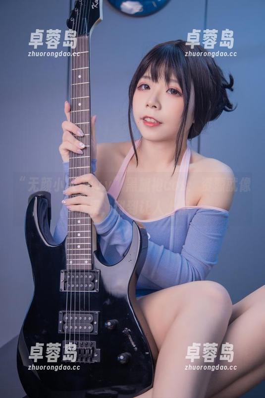 “无颜小天使wy”黑旗袍cos：资源就像糖果，甜到让人上瘾-卓蓉岛
