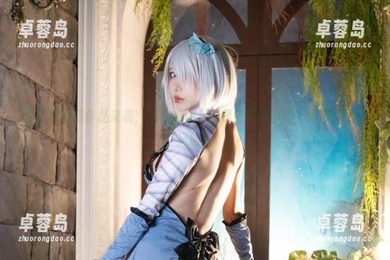 最新职业装作品来袭，杨衣yangyi果然不能小觑，穿出自己的风格！-卓蓉岛