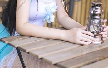 果团网：邻家少女写真原图，快来勾搭一下青春期的美好！