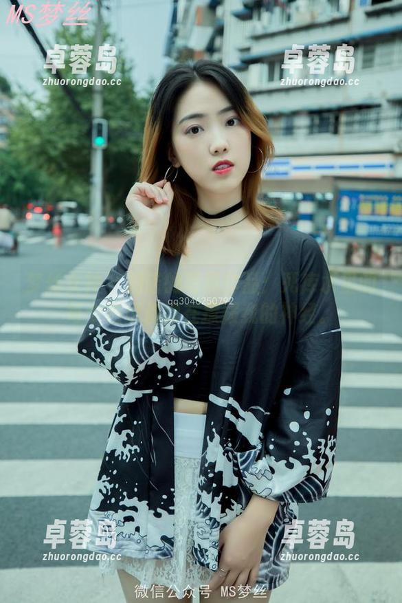 梦丝女神 - 刘诺的写真作品：死库水里的每个角度都像在撩拨我的神经。-卓蓉岛