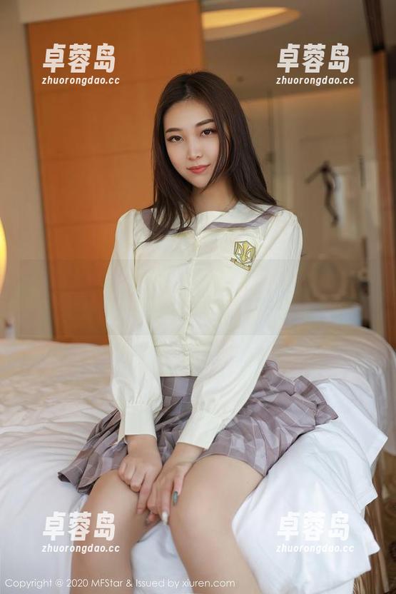 模范学院 - Evelyn艾莉的网袜风暴：让你停不下来的写真图片-卓蓉岛