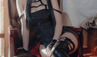 什么叫“美足”下载？清水由乃的cos能够让你明白其中的奥义，快来感受一下吧！