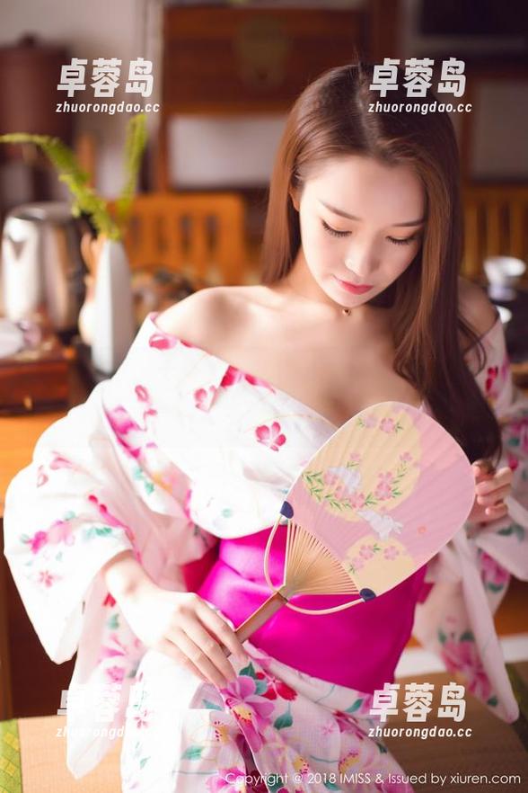 爱蜜社 - 小热巴的裸足故事，别样美图等你探索-卓蓉岛