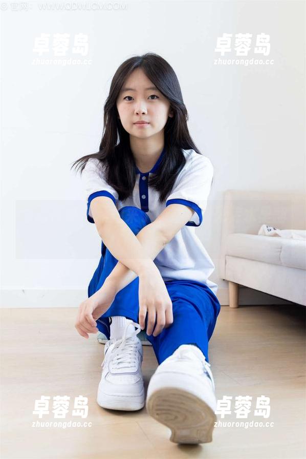物恋传媒 - 私拍来了！婷婷在死库水里翻滚，真是美得冒泡！-卓蓉岛